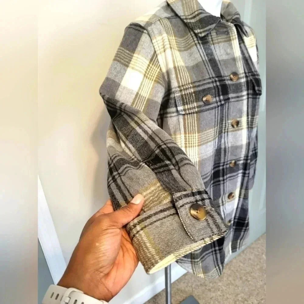 Old Navy Button Down Plaid Shacket Slightly Overs… - image 7